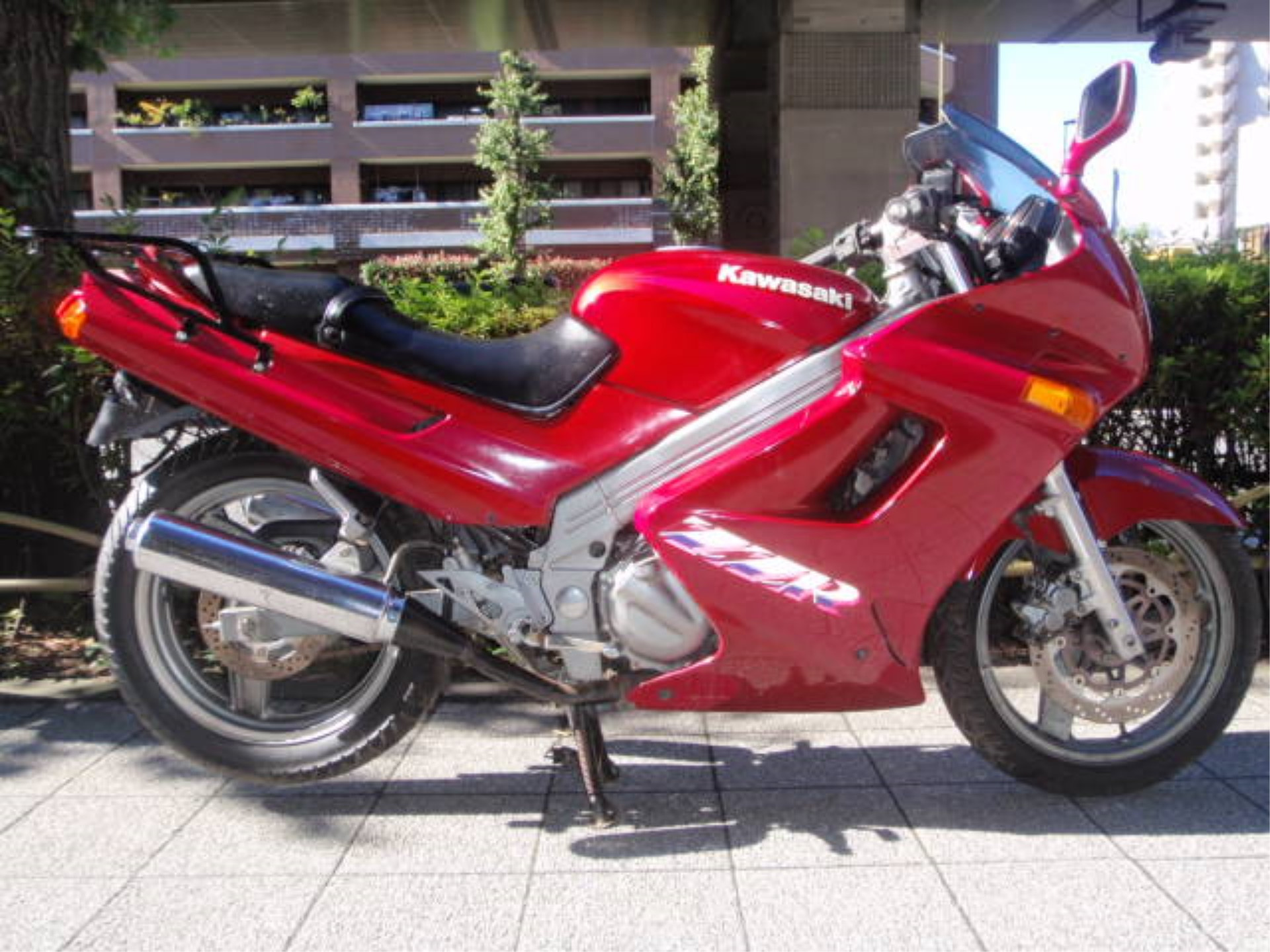 Мотоцикл Kawasaki ZZR250 (22748км)