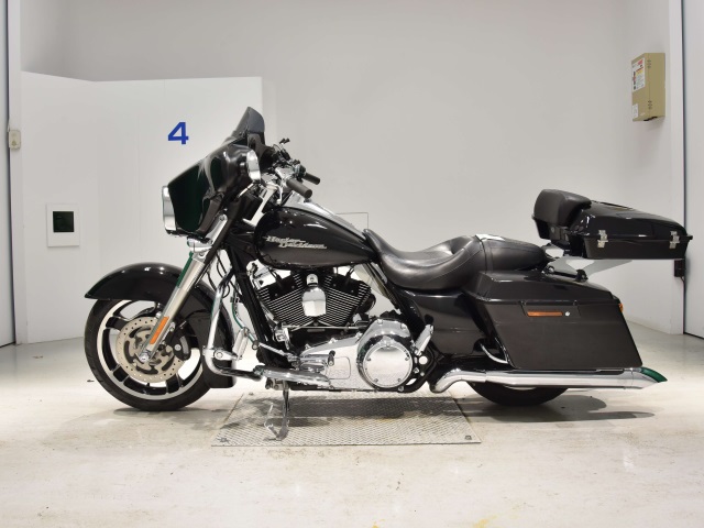 Harley-Davidson HARLEY FLHX1580 (32275км)