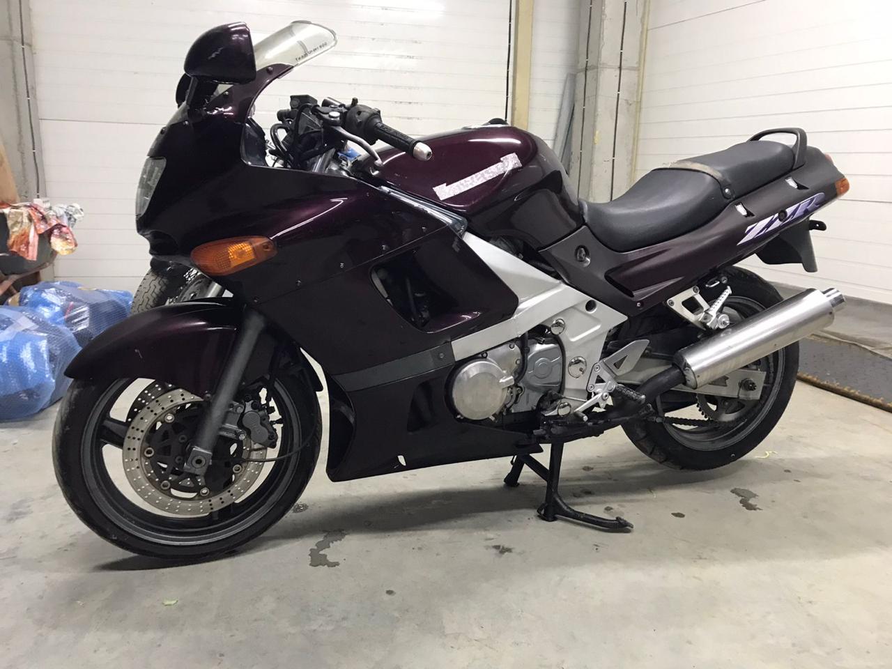 Мотоцикл Kawasaki ZZR400
