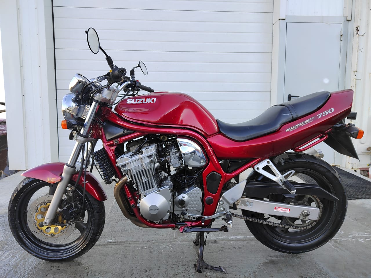 Мотоцикл GSF750 Suzuki
