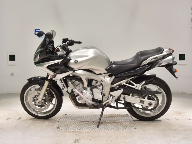 Мотоцикл YAMAHA FZ6-S