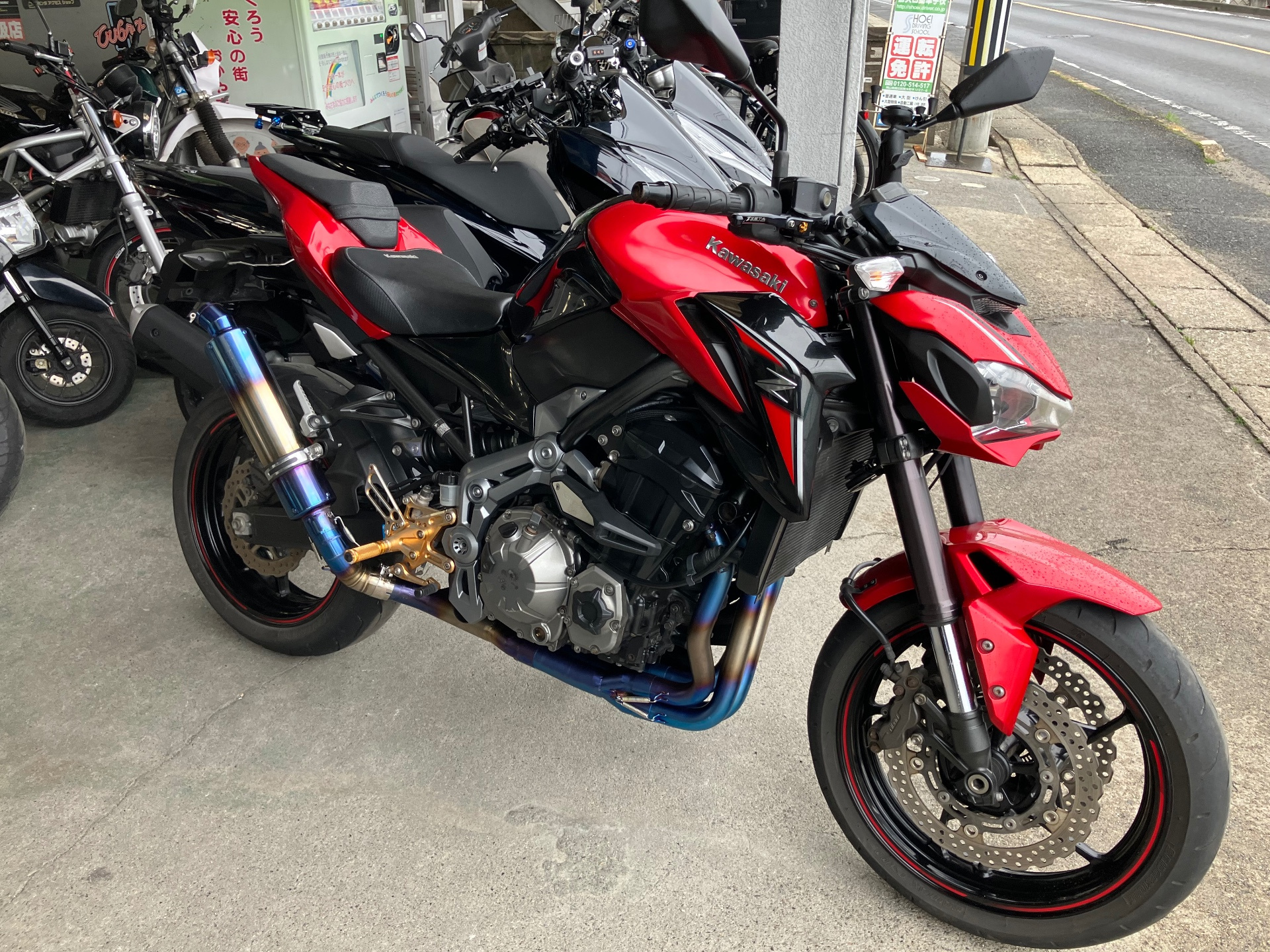 Мотоцикл Kawasaki Z900 ABS