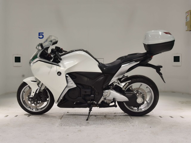 Мотоцикл Honda VFR1200F