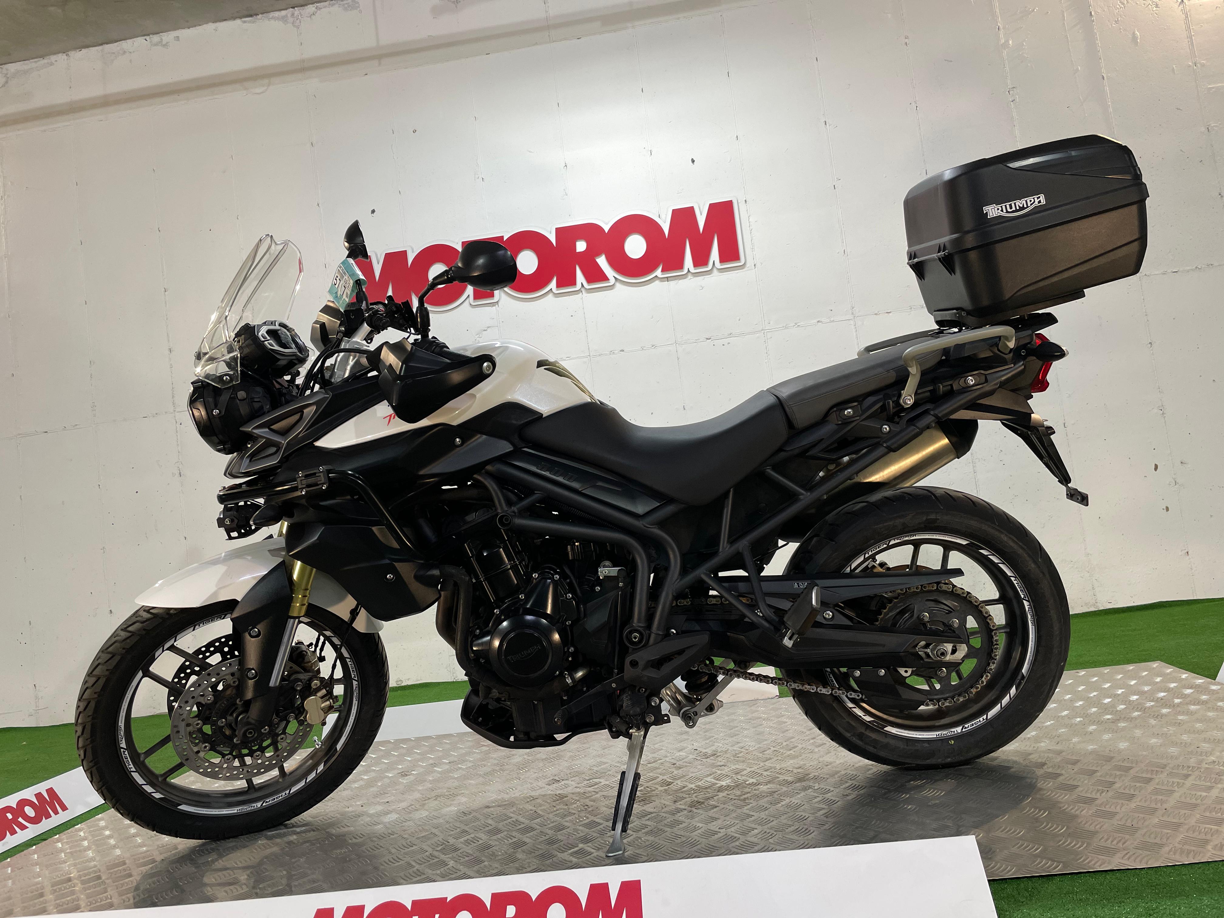 Мотоцикл TRIUMPH TIGER 800