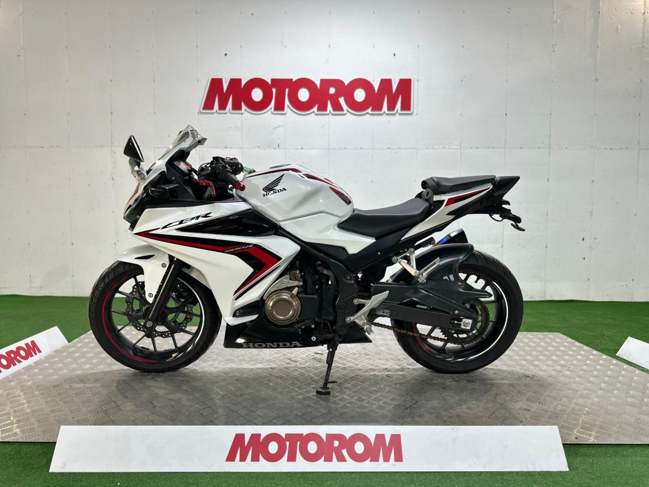 Мотоцикл Honda CBR400R ABS