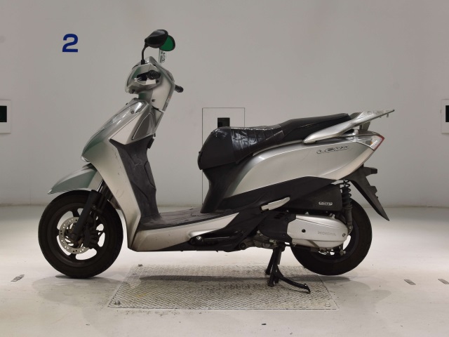 Мотоцикл Honda LEAD 125
